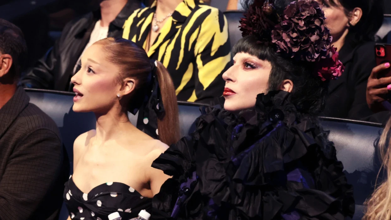 L’homme qui a agrippé Ariana Grande expulsé d’un concert de Lady Gaga