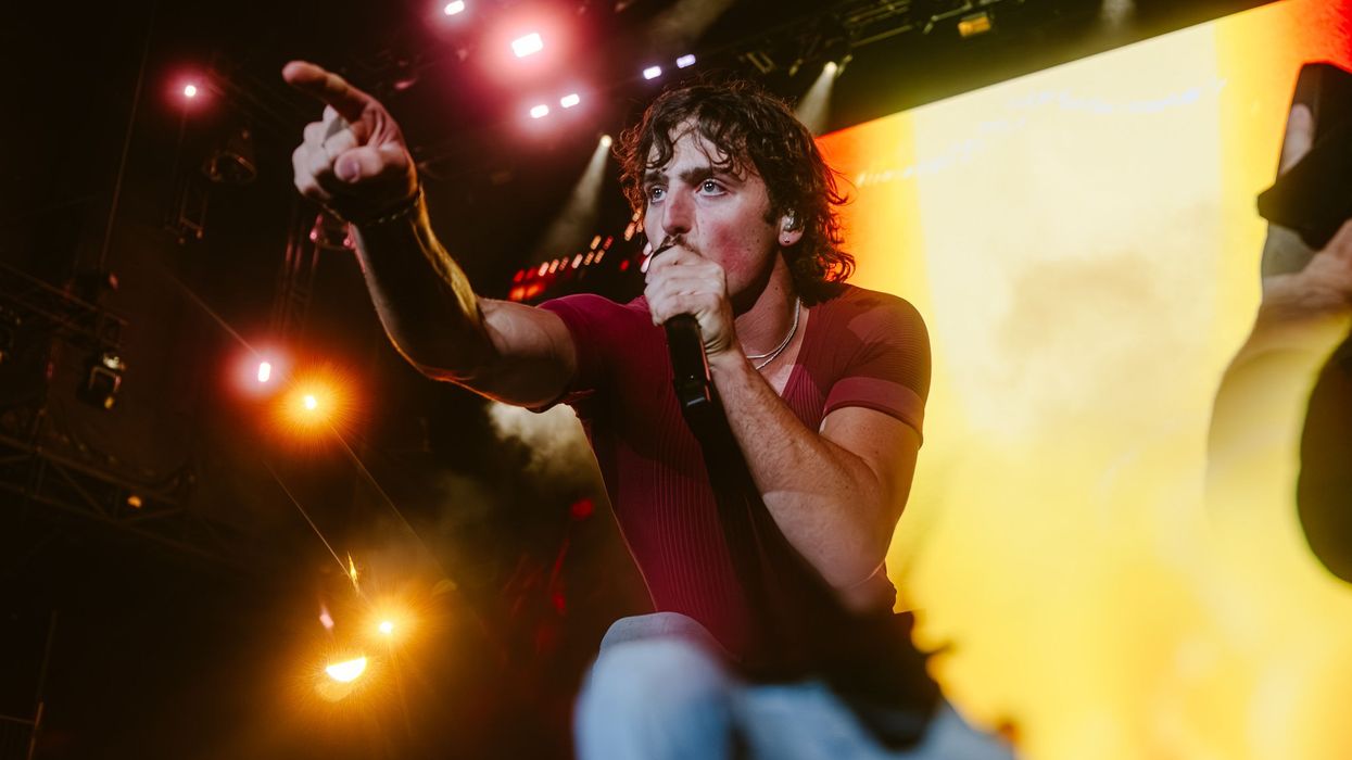 FEQ: Les prouesses vocales, acrobatiques et humaines de Benson Boone