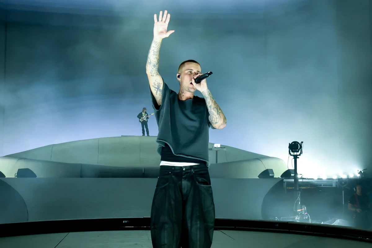 Justin Bieber Draws Massive Crowd for Messy, ‘Swag’-Heavy Set at Coachella