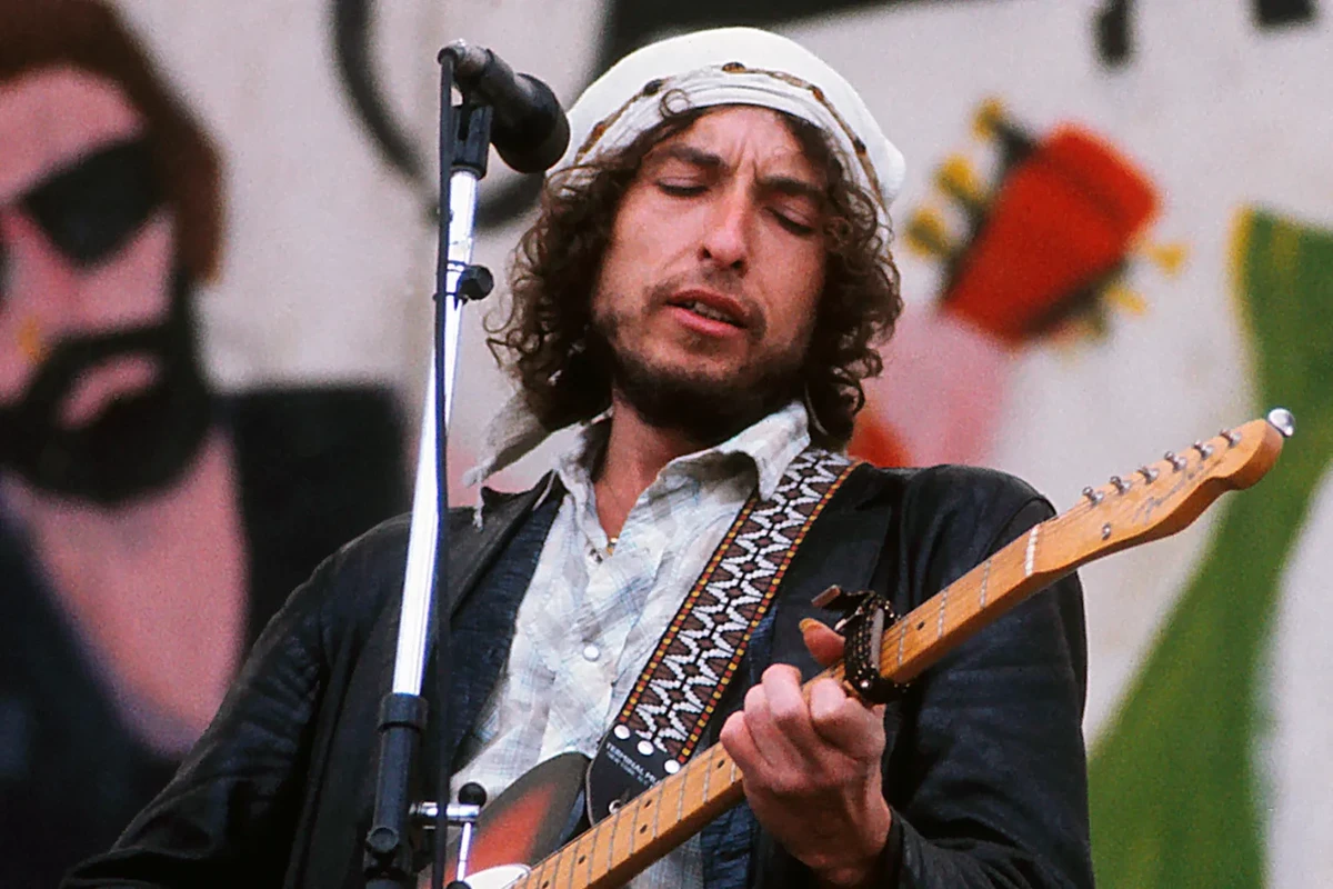 Bob Dylan Announces Massive 39-Disc Box Set Chronicling 1976 Rolling Thunder Revue
