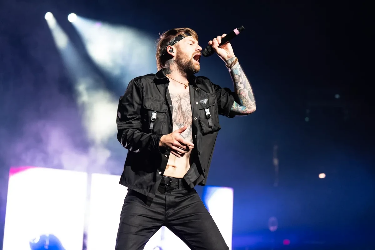 Beartooth Singer Caleb Shomo Comes Out as ‘Proudly Gay Man’