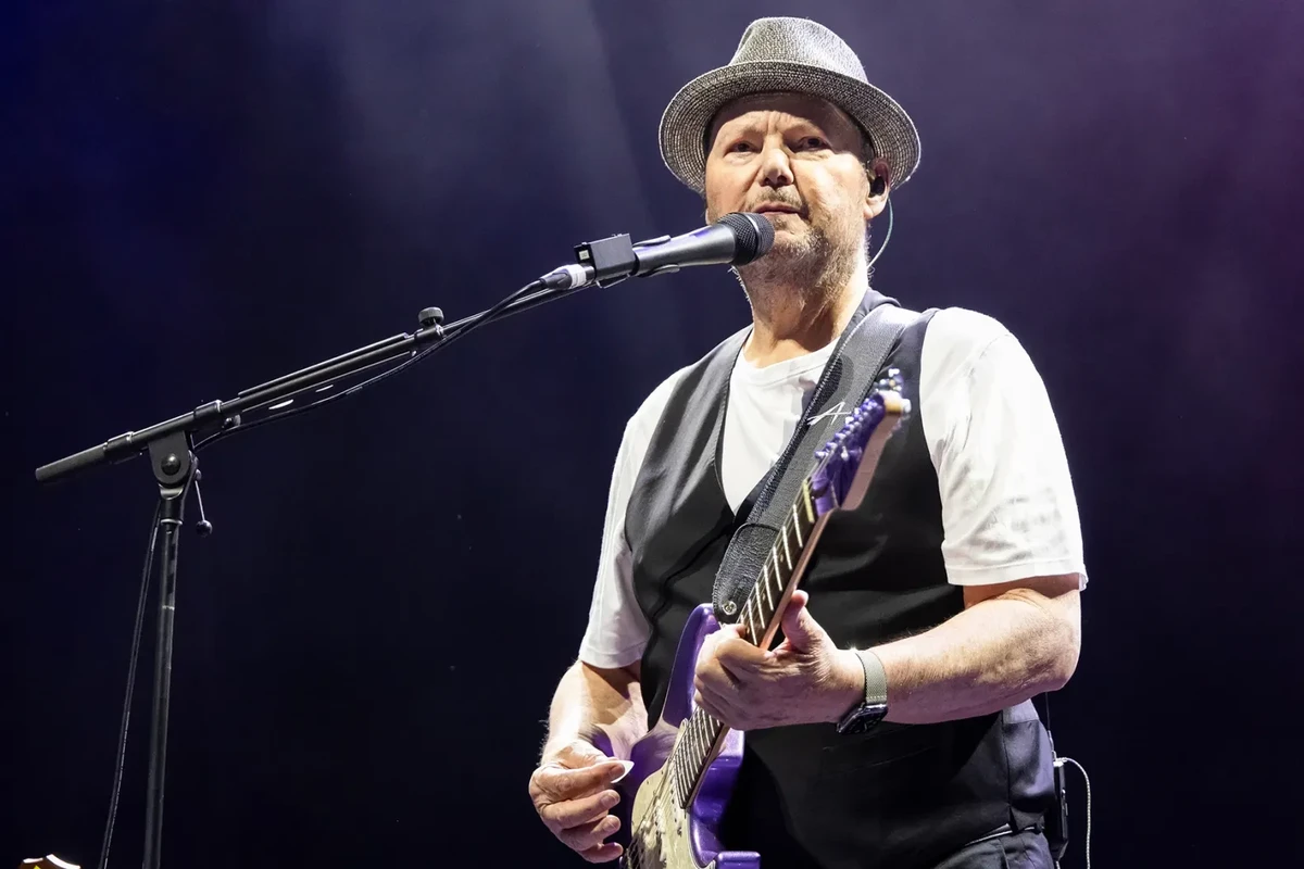 Christopher Cross Uses Canada Stage to Blast Trump, Jokes About Getting ‘Ejected’ From America