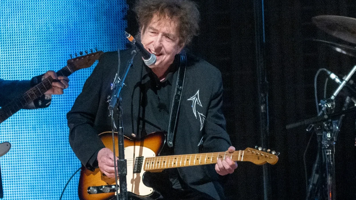 Bob Dylan Hired a New Guitar Player, but Big Questions Linger