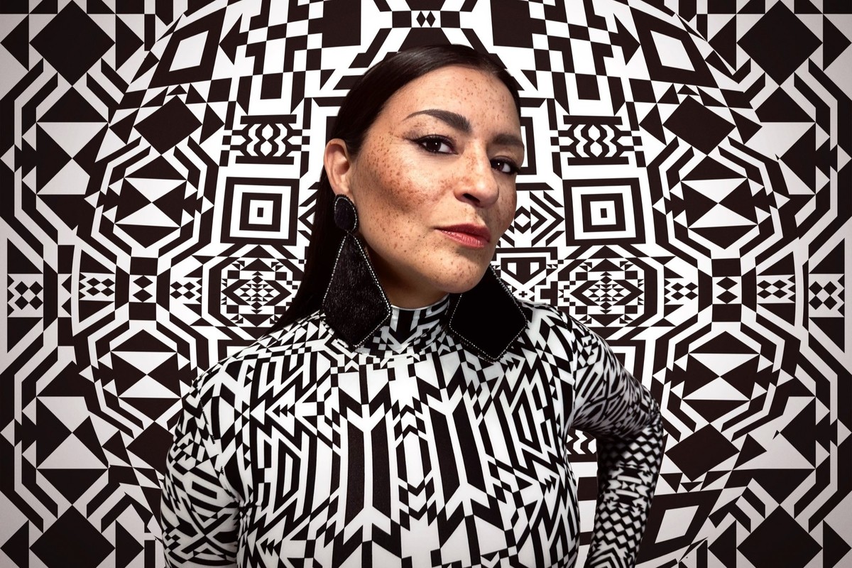 Elisapie revisite ses chansons avec Caroline Monnet et Hologramme