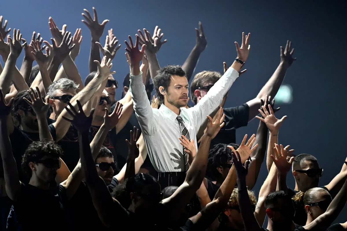 Harry Styles Gives ‘Aperture’ Its Live Debut at 2026 BRIT Awards