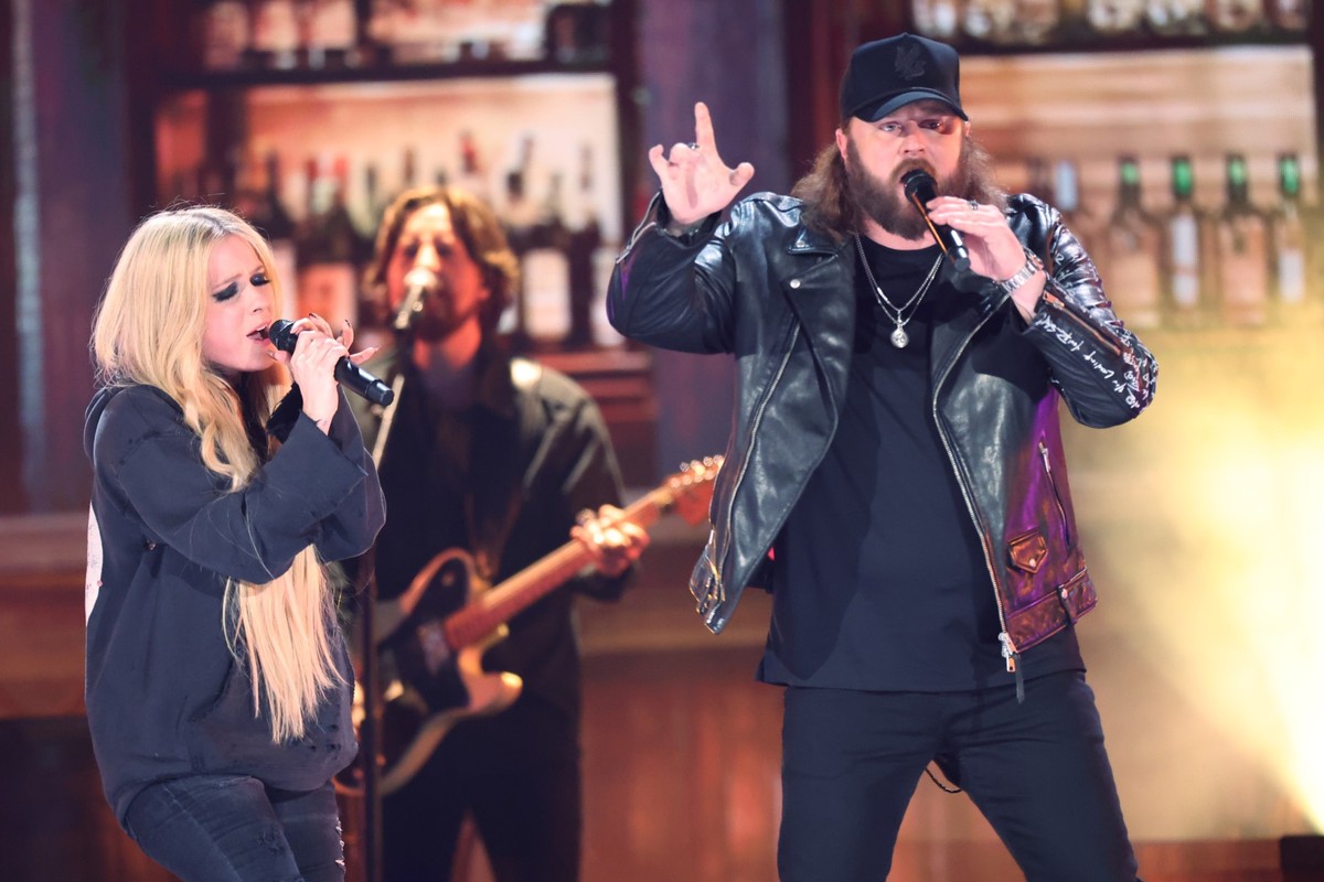 Watch Nate Smith and Avril Lavigne Debut Their ‘Bulletproof’ Collab at 2024 ACMs