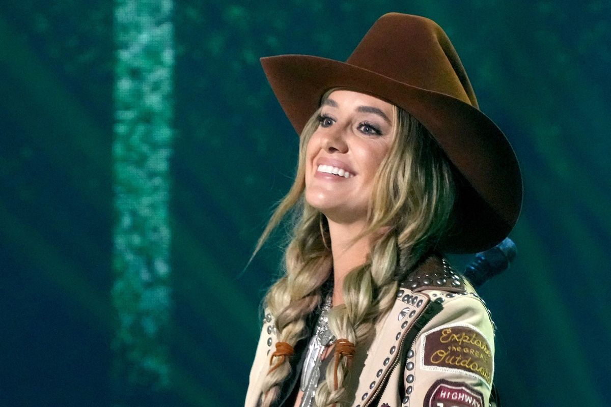 Lainey Wilson Drops a Banger of a New Song With ‘Hang Tight Honey’