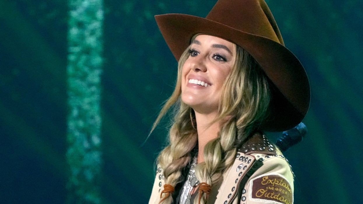 Lainey Wilson Drops a Banger of a New Song With ‘Hang Tight Honey’