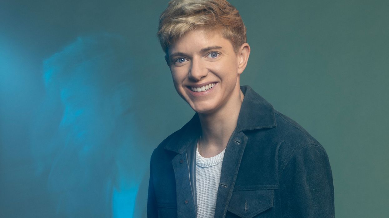 Mae Martin Is a Master Escape Artist