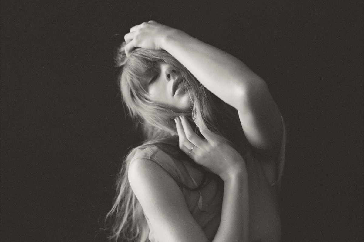 Taylor Swift Busts Out the Quill Pen and Delivers an Epic Double Album with ‘TTPD: The Anthology’