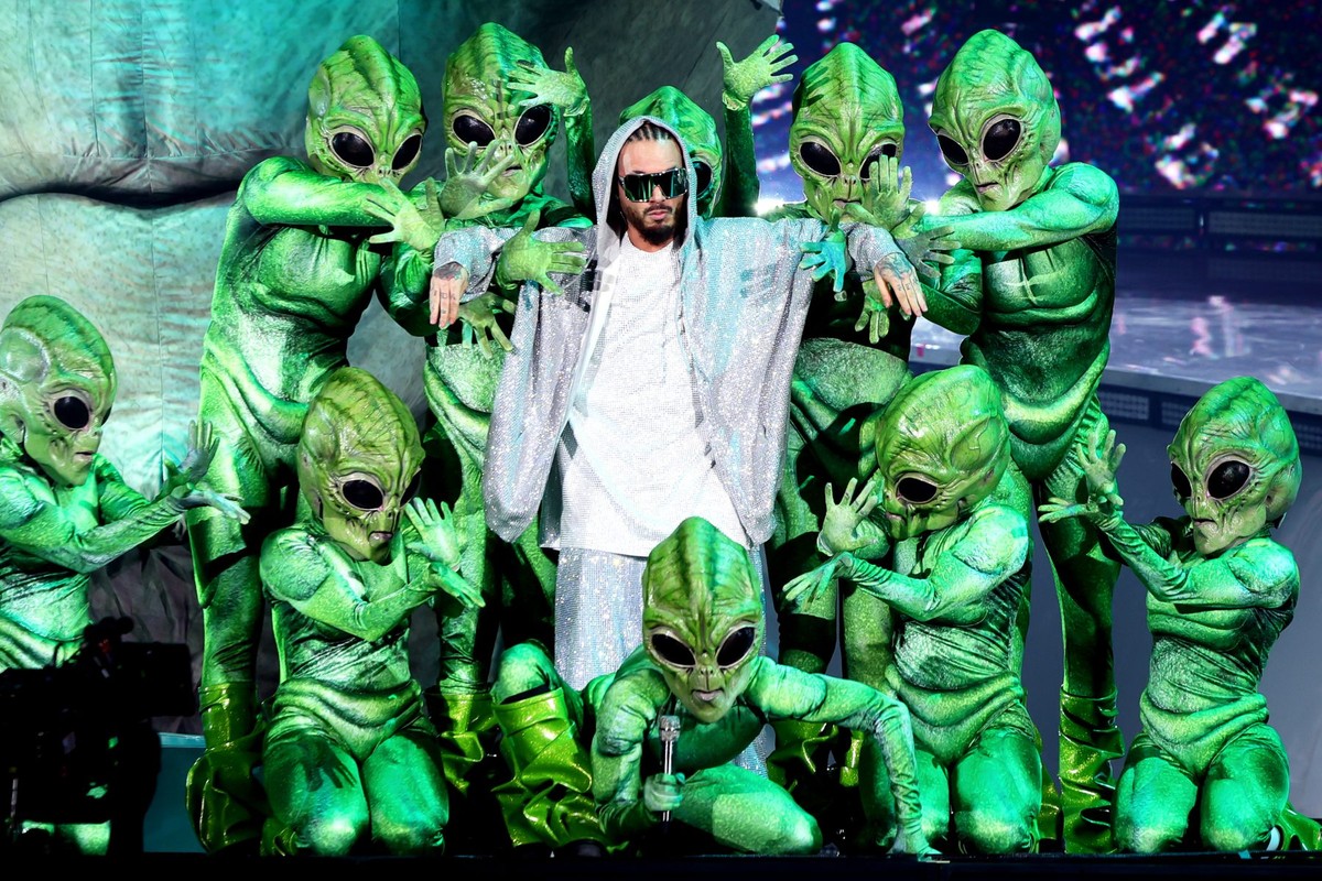J Balvin Welcomes Will Smith (and an Alien Invasion) at Coachella