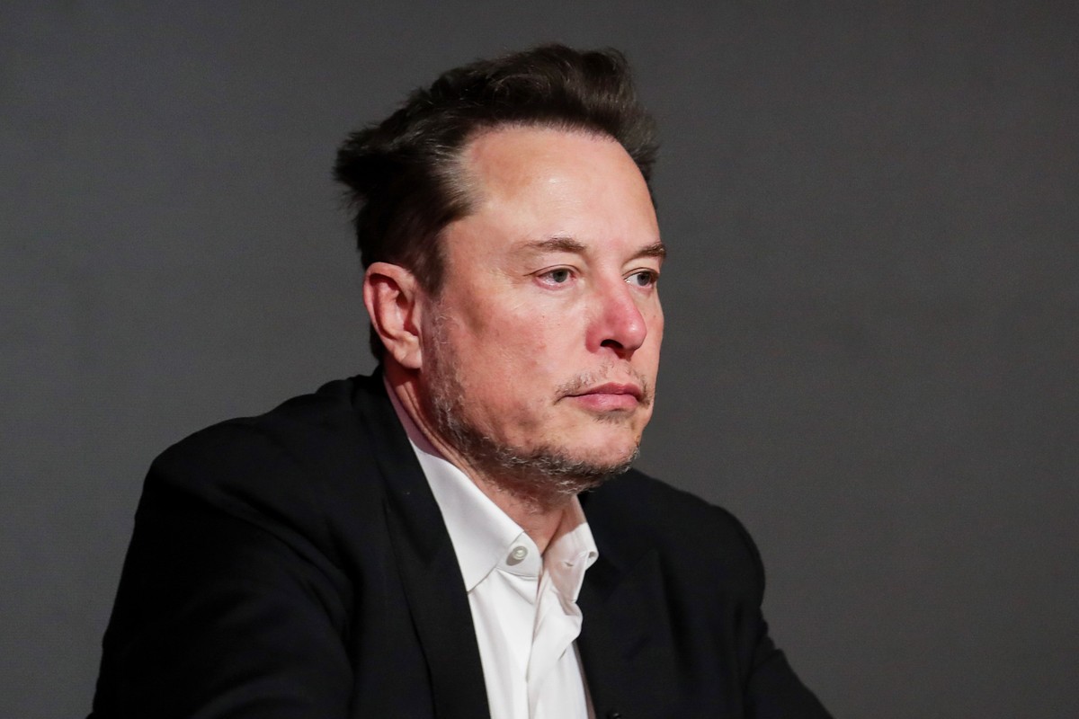 Musk Admits He Doesn’t Fact-Check Himself and Has Two Burner Accounts on Twitter