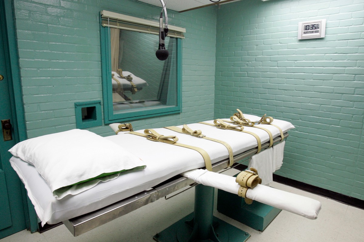 This Reverend Is Risking Death to Provide Comfort During an Unconventional Execution