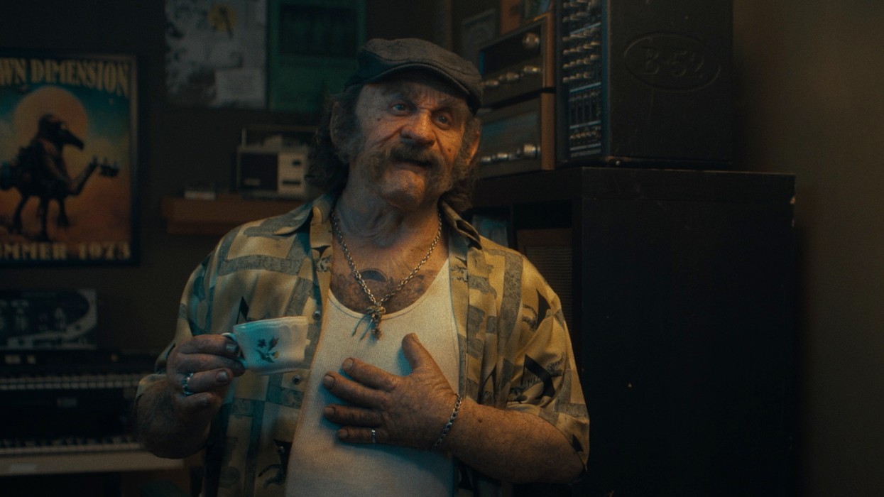 Alex Winter Talks Becoming a Horrifying Ogre, ‘Bill & Ted 4,’ and Breaking Up Big Tech