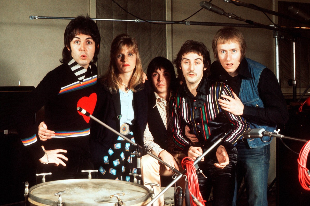 Paul McCartney and Wings’ Loose ‘One Hand Clapping’ Is Worthy of Applause