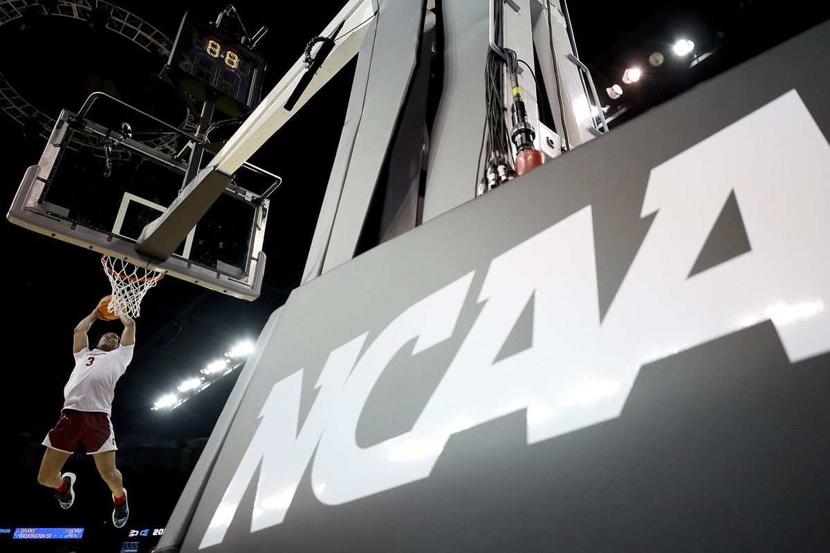 The NCAA’s $2.8 Billion Pay Deal Is a Game of Three-Card Monte