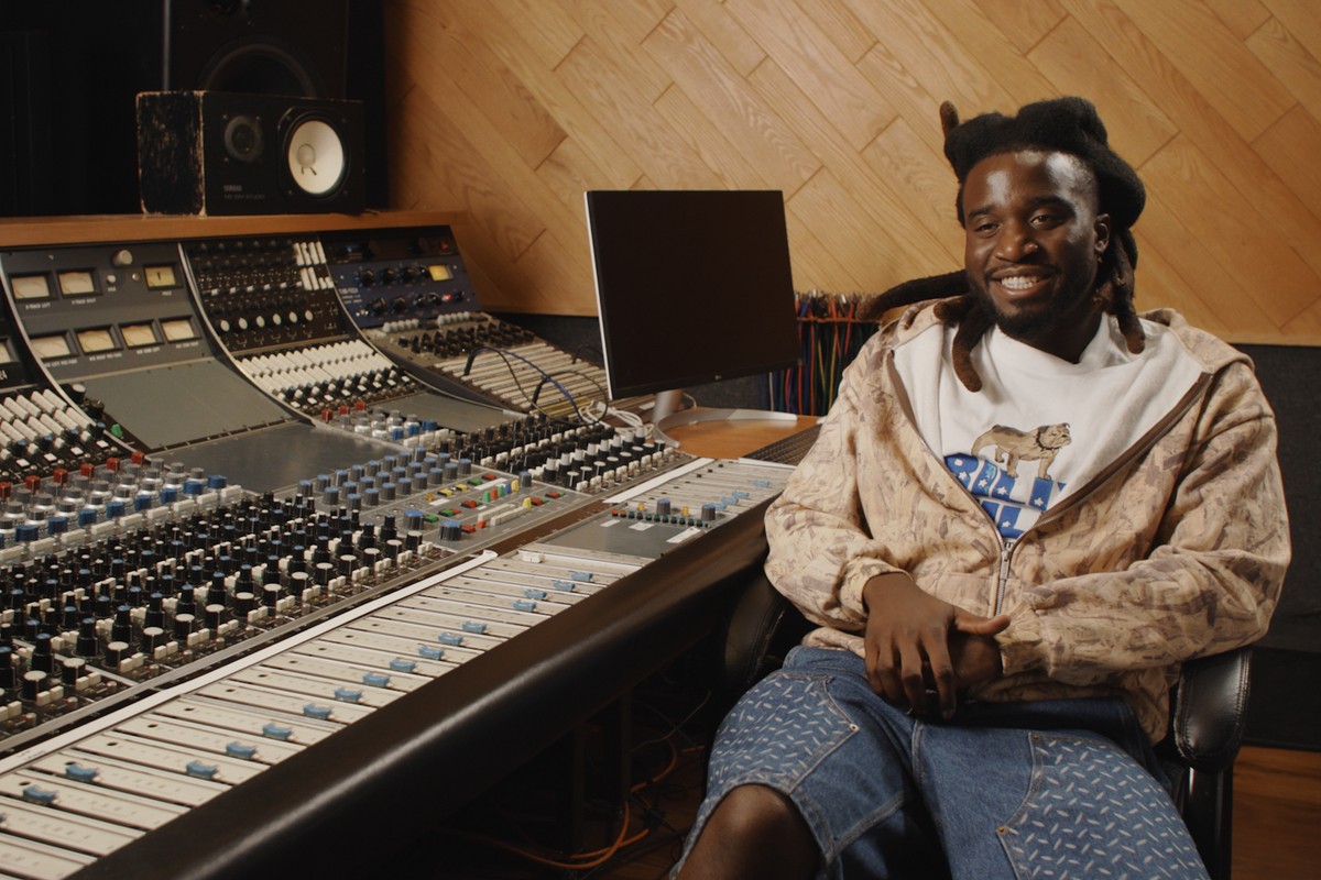 How Shaboozey Channeled Zach Bryan and Pharrell Williams to Make ‘A Bar Song (Tipsy)’