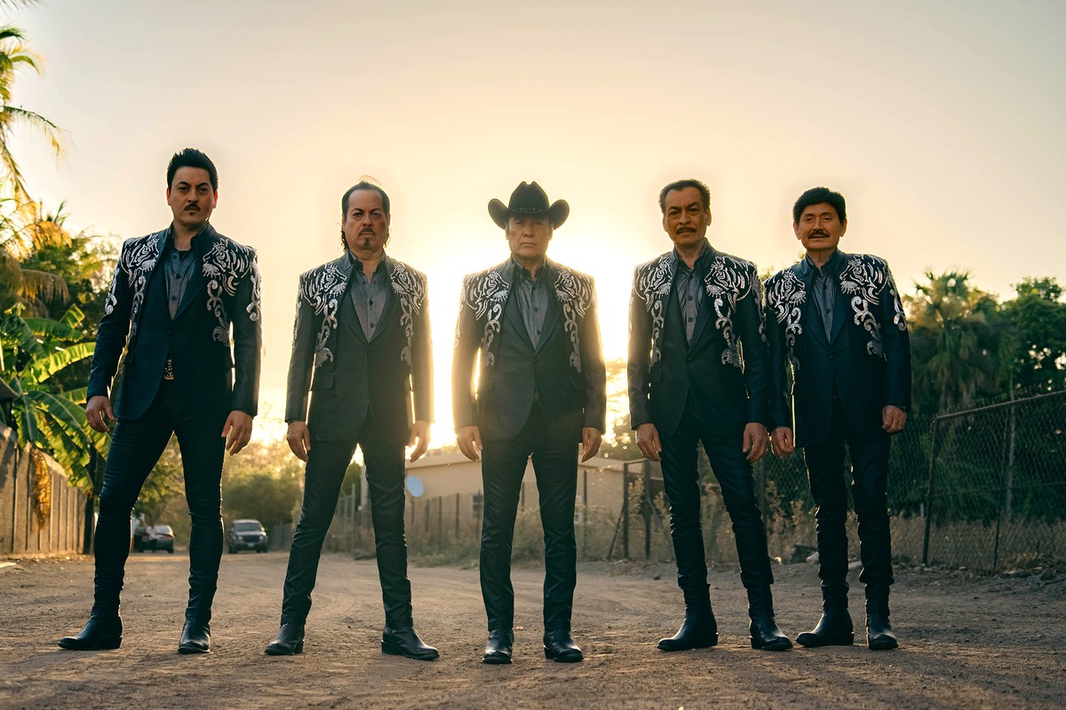 Los Tigres Del Norte Remind the Música Mexicana World Who’s Boss With ‘Aqui Mando Yo’
