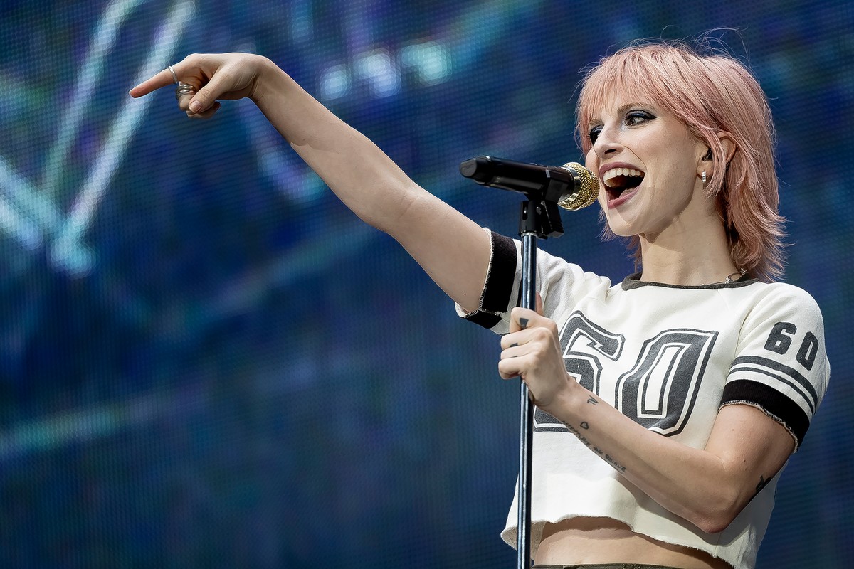 Hayley Williams launches new band, shares debut single 'Assignment'