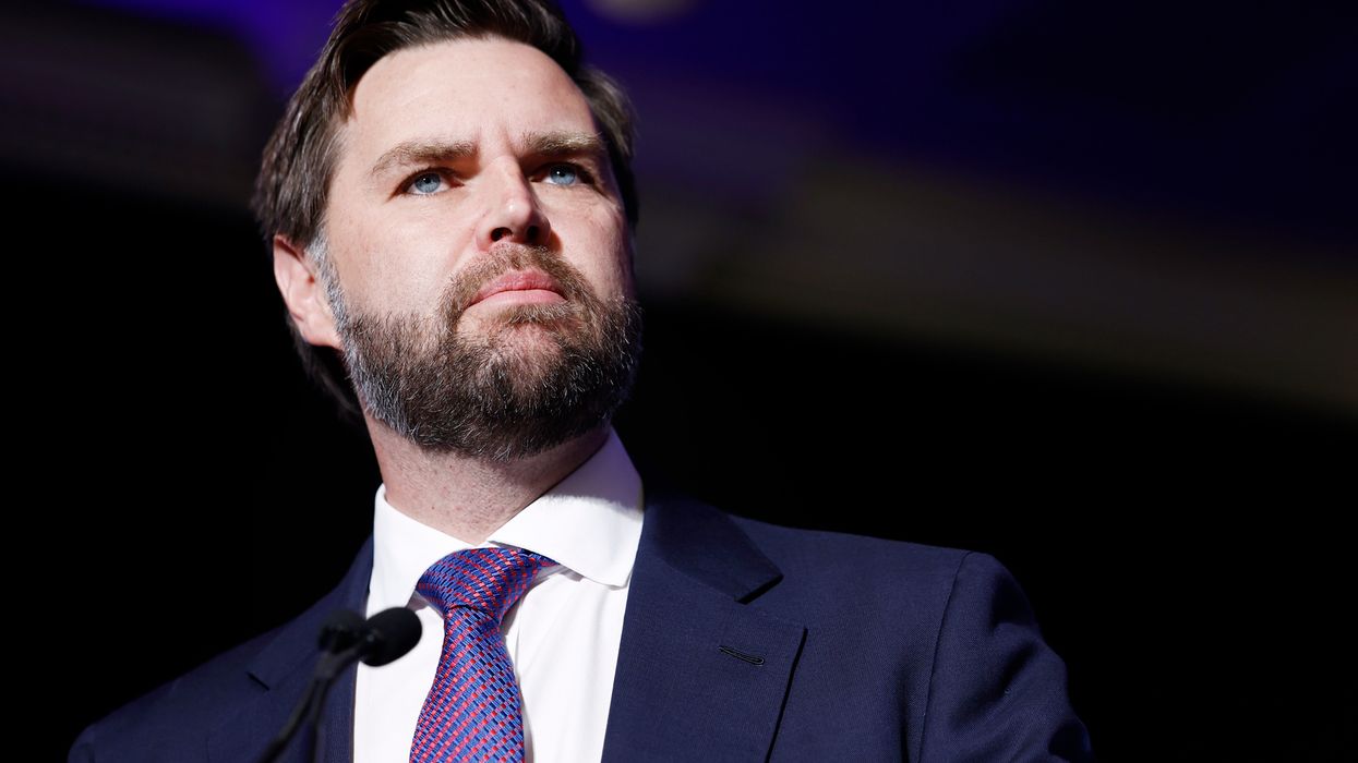 Top Trumpworld Conspiracy Theorist Blasts J.D. Vance as Peter Thiel’s Plaything