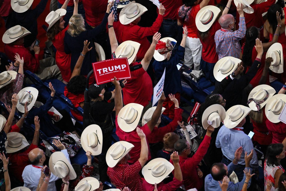 Trump-Loving, Twitter Trolling DJ Duo Headline RNC After Party