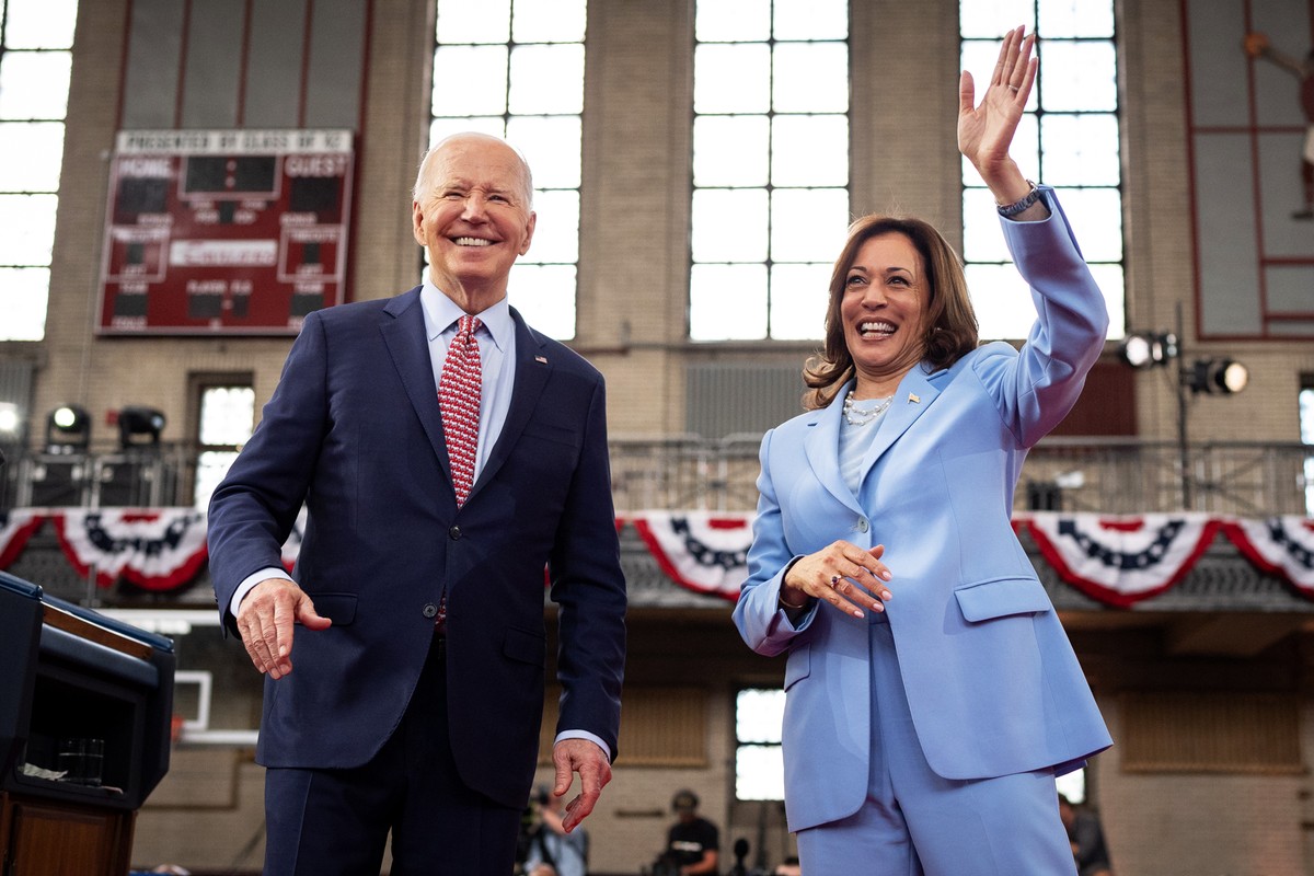 Kamala’s ‘KHive’ Superfans Want Biden to Stay in the Race