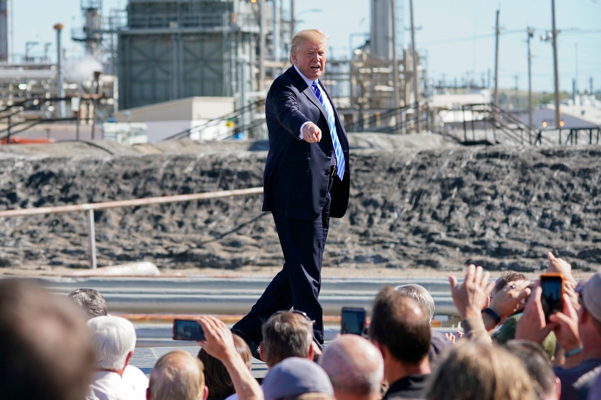 Trump’s Environmental Agenda: Embrace Big Oil, Ignore the Climate Crisis