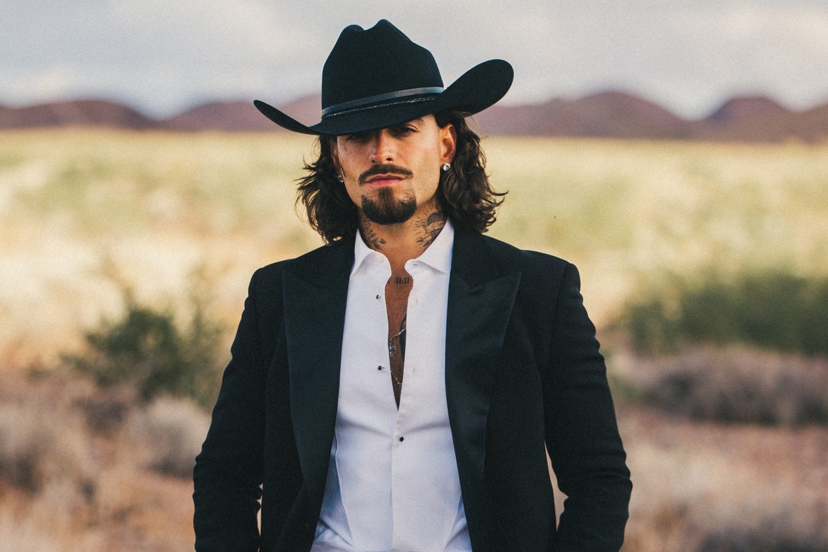 Maluma Cruises Through Vegas and Embraces Old-School Mexican Pop in ‘Contrato’