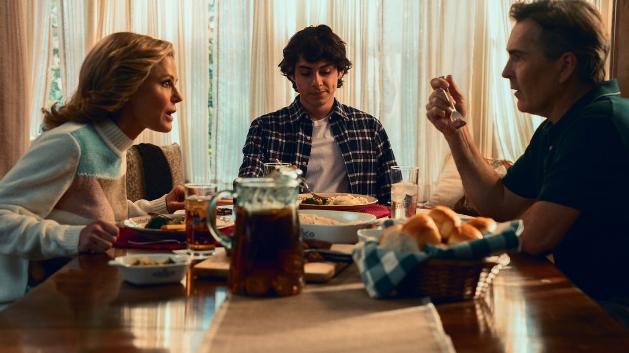 Julie Bowen Stars as Demon-Haunted Housewife in ‘Hysteria’