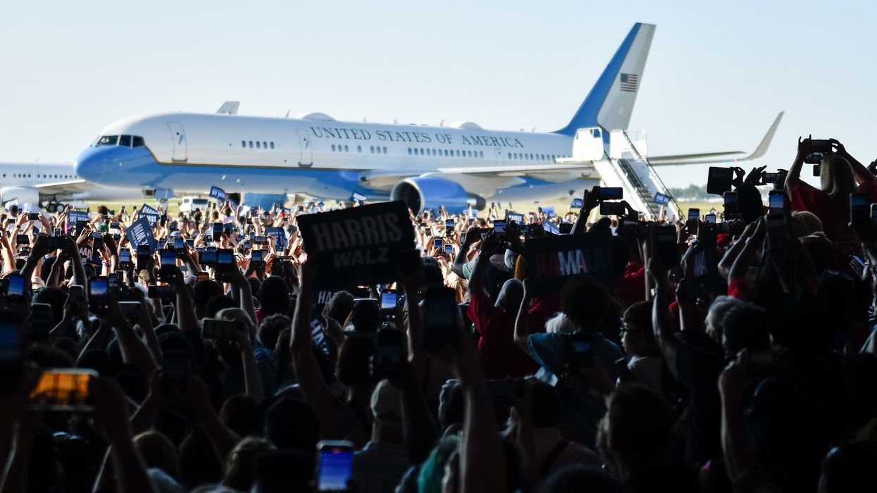 Insecure Trump Lies, Claims Harris Crowd Was Manipulated With AI