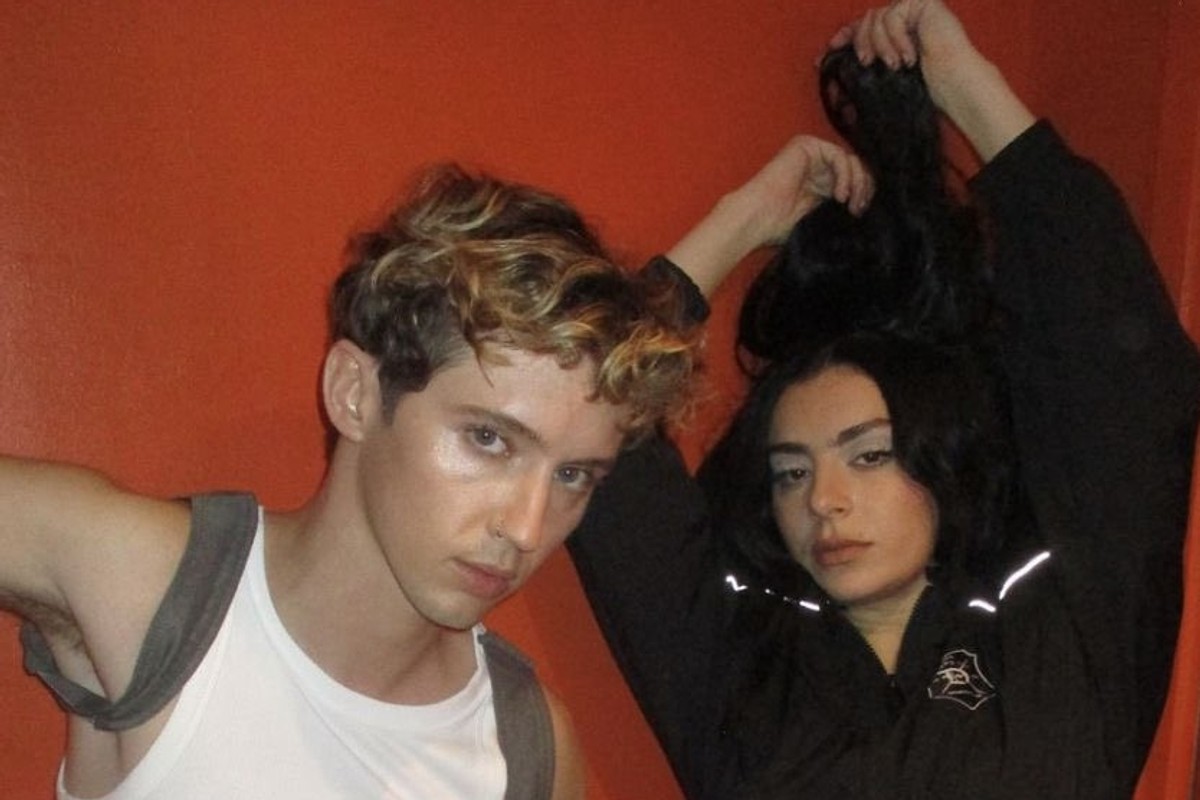 Charli XCX annonce un nouvel album, partage un remix avec Troye Sivan