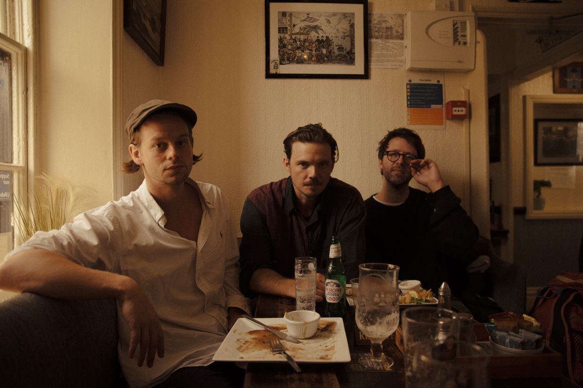 Nouveau, notable et local: Half Moon Run, Super Plage et Léonie Gray