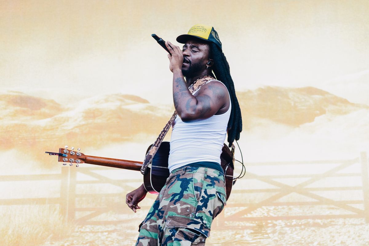 Osheaga jour 2 : entre orages, flammes et pop actuelle