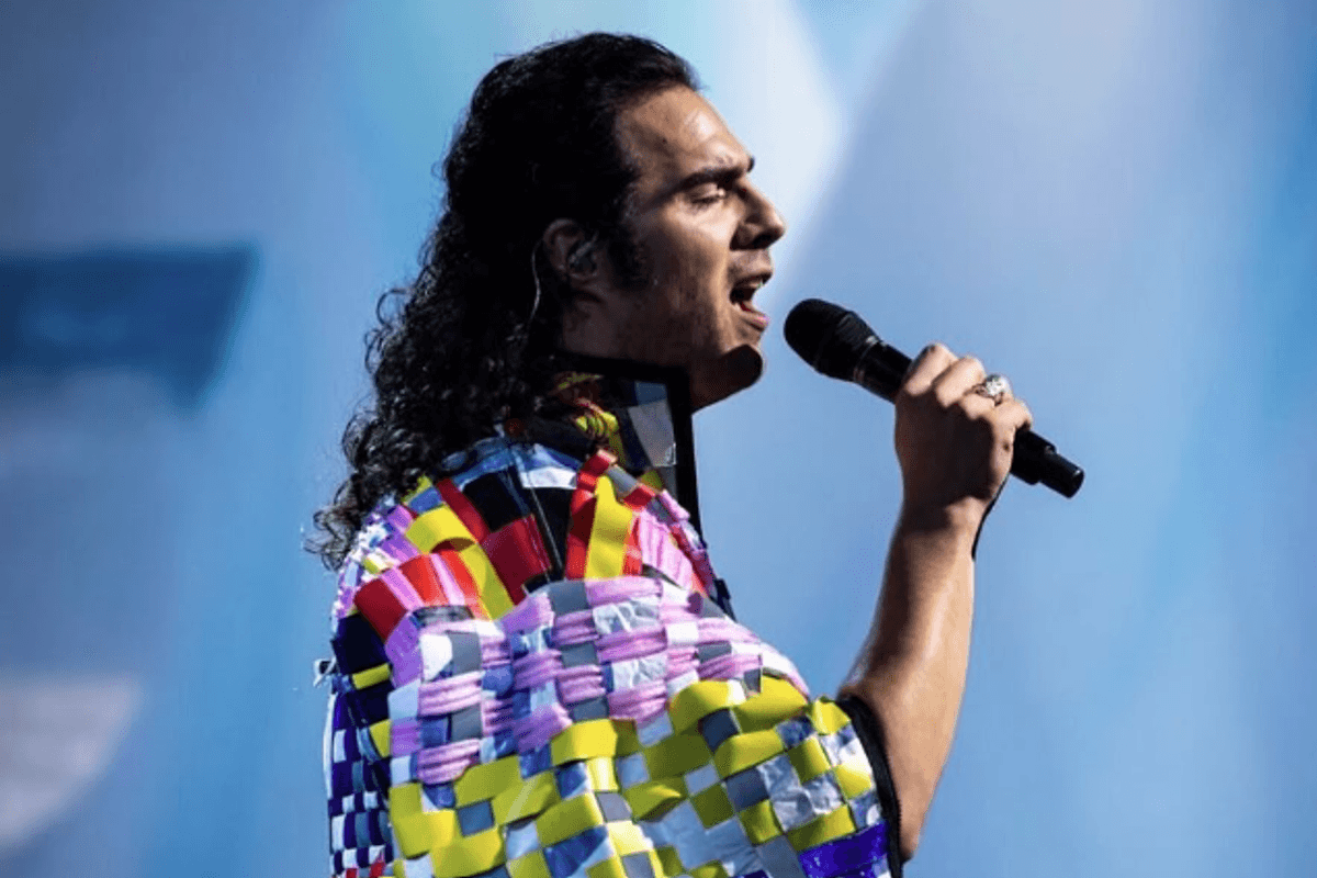 Jeremy Dutcher a chanté pour la Terre à Davos