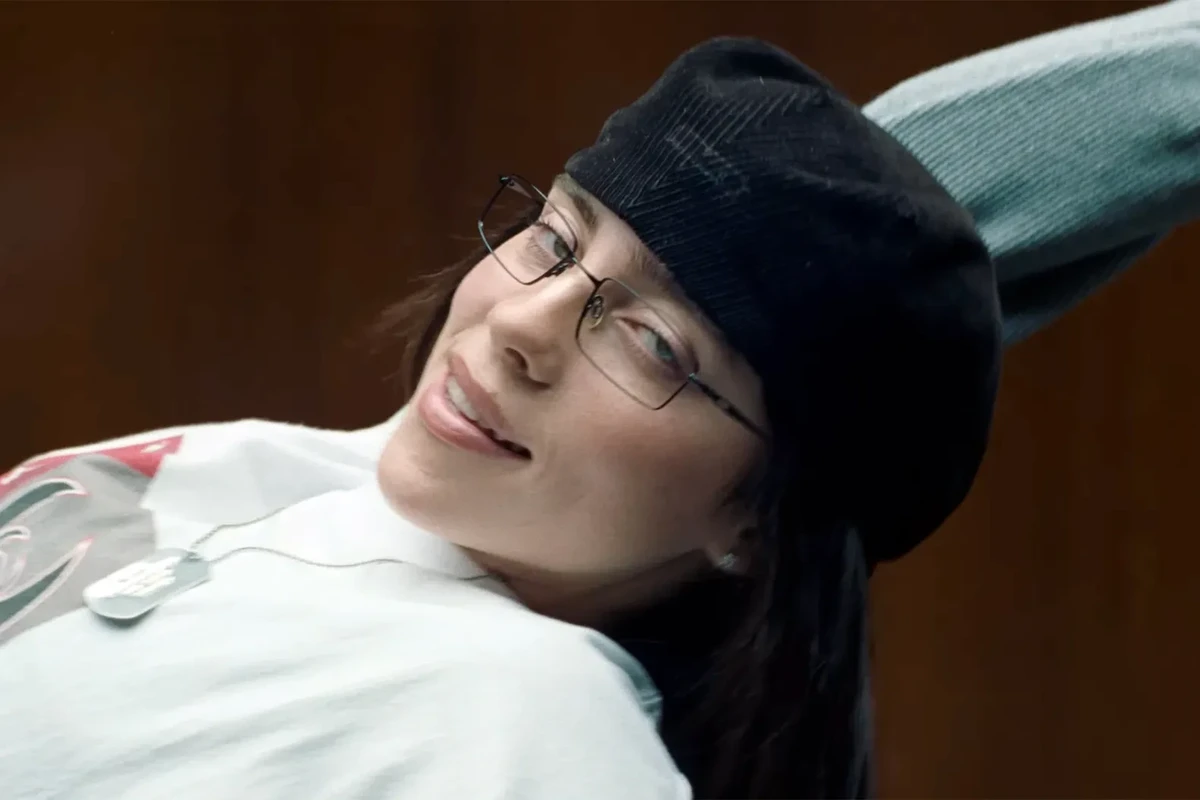 Billie Eilish dévoile le clip pour «Birds of a Feather»