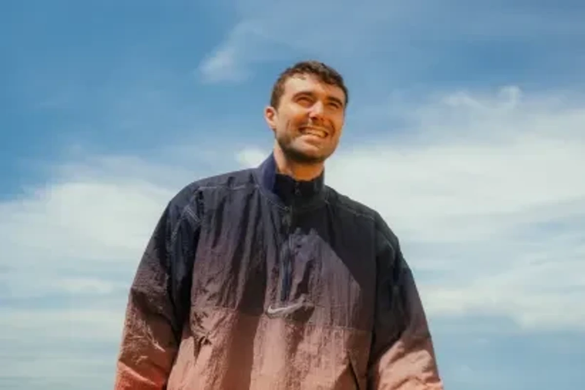 Fred Again annonce un spectacle-surprise à Montréal