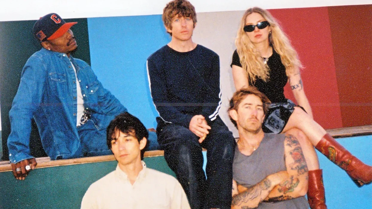 Turnstile part des mosh pits en forêt, dans le double clip pour «Seein' Stars» et «Birds»