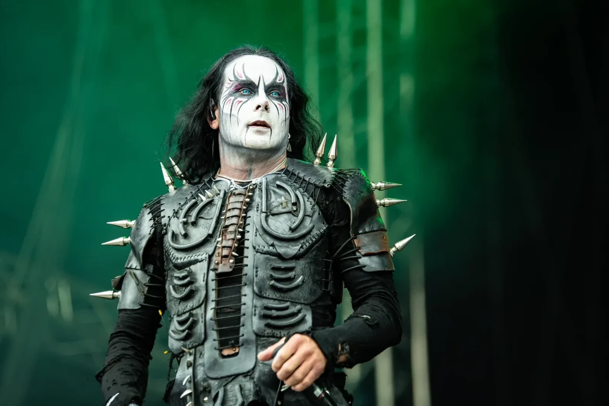 Dani Filth répond aux accusations et à l'exode de Cradle of Filth
