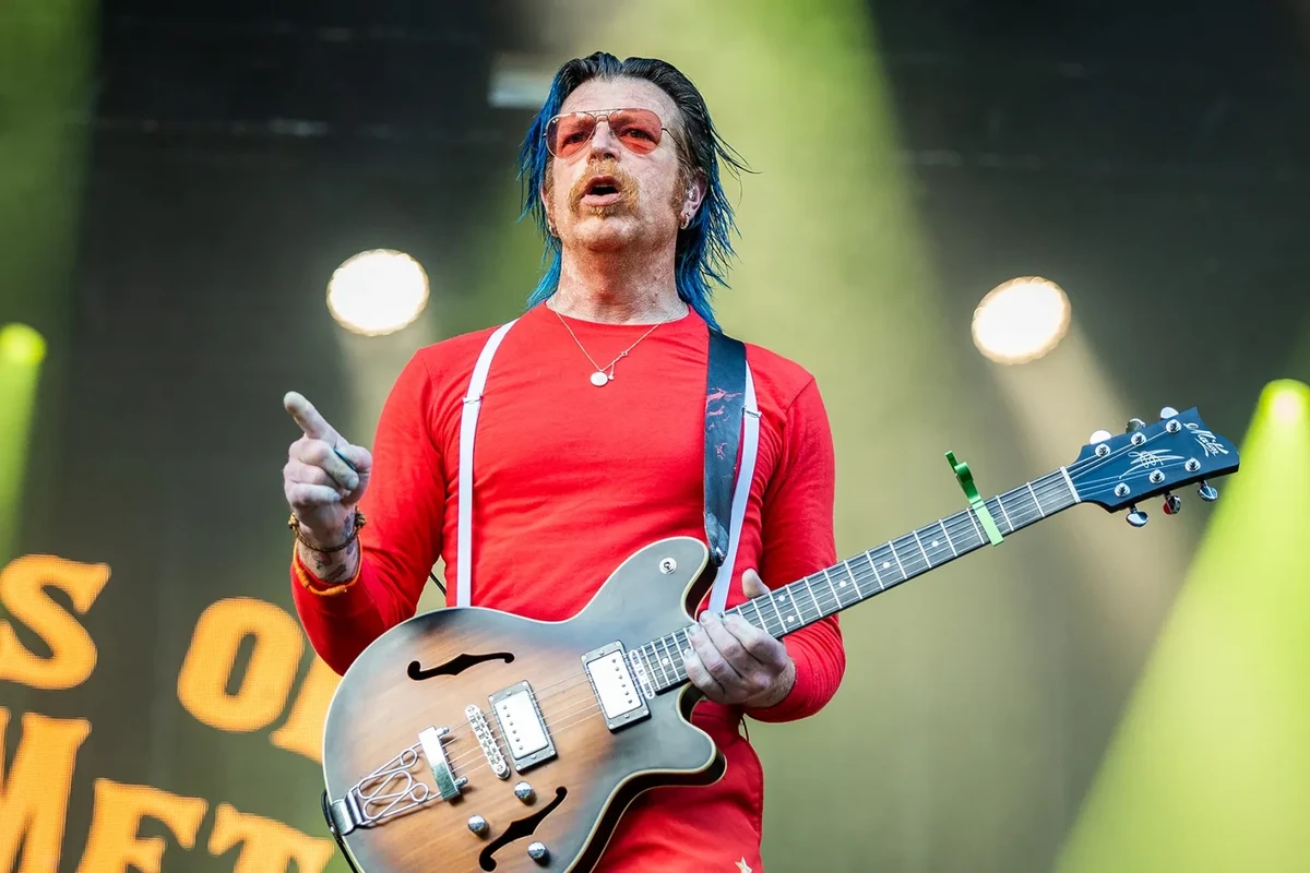 10 ans après la tragédie au Bataclan, Jesse Hughes revient à Paris pour des hommages