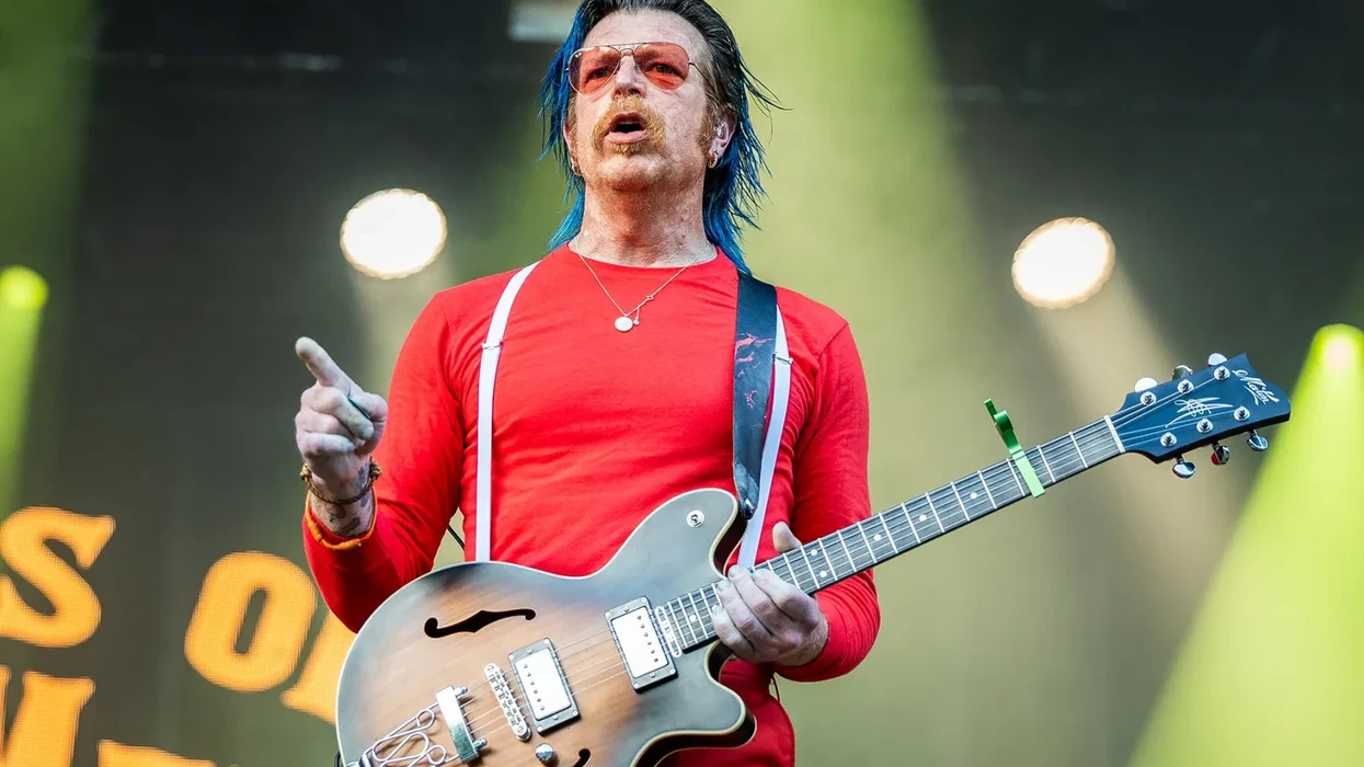 10 ans après la tragédie au Bataclan, Jesse Hughes revient à Paris pour des hommages
