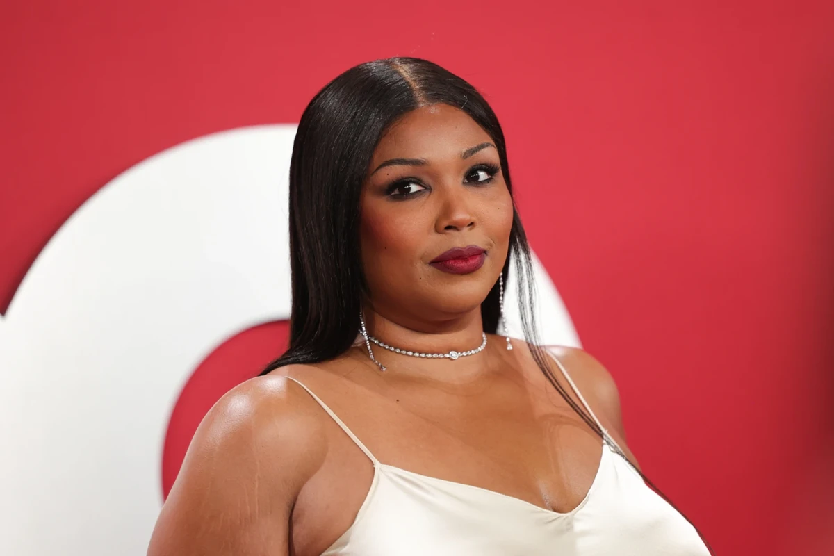 Poursuite contre Lizzo: rejet d’accusations de grossophobie