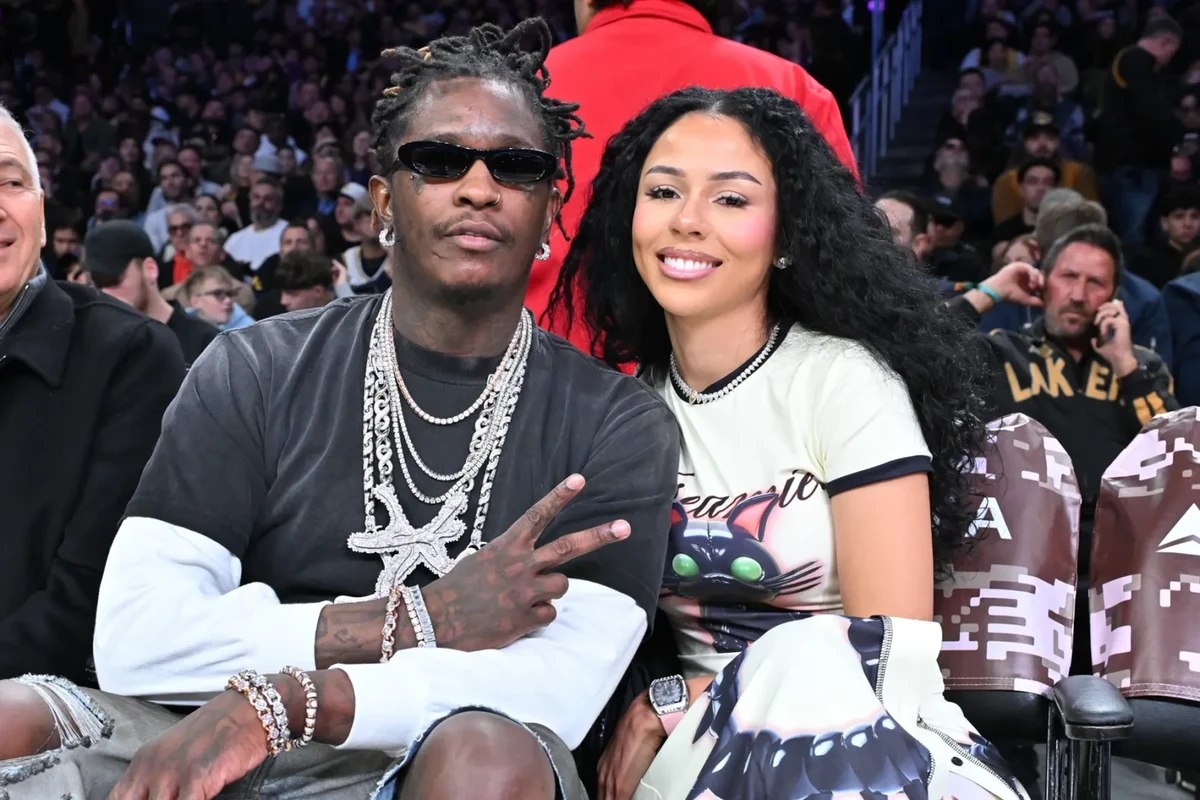 Young Thug demande en mariage Mariah the Scientist en plein concert
