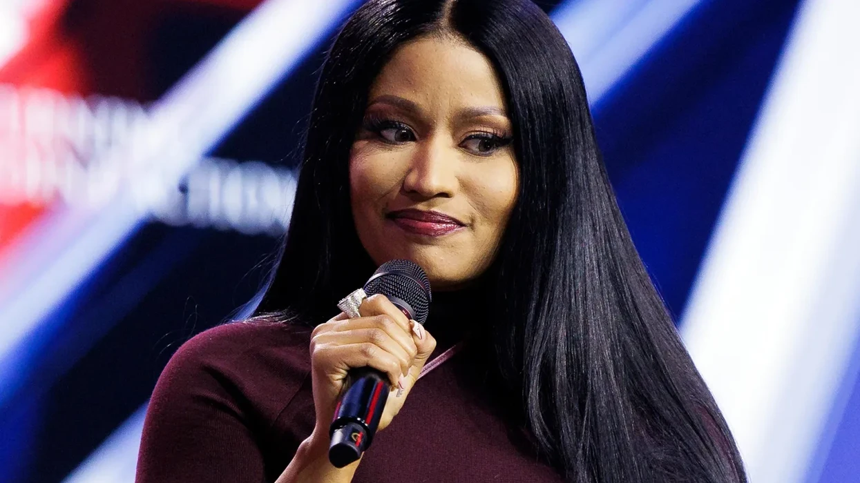 Petitions to deport Nicki Minaj gain over 120,000 signatures and counting
