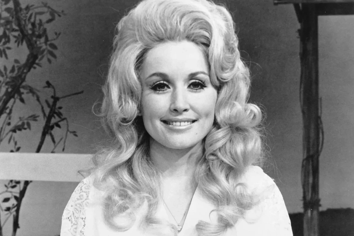 How Dolly Parton Took Control of Her Art With ‘Coat of Many Colors’