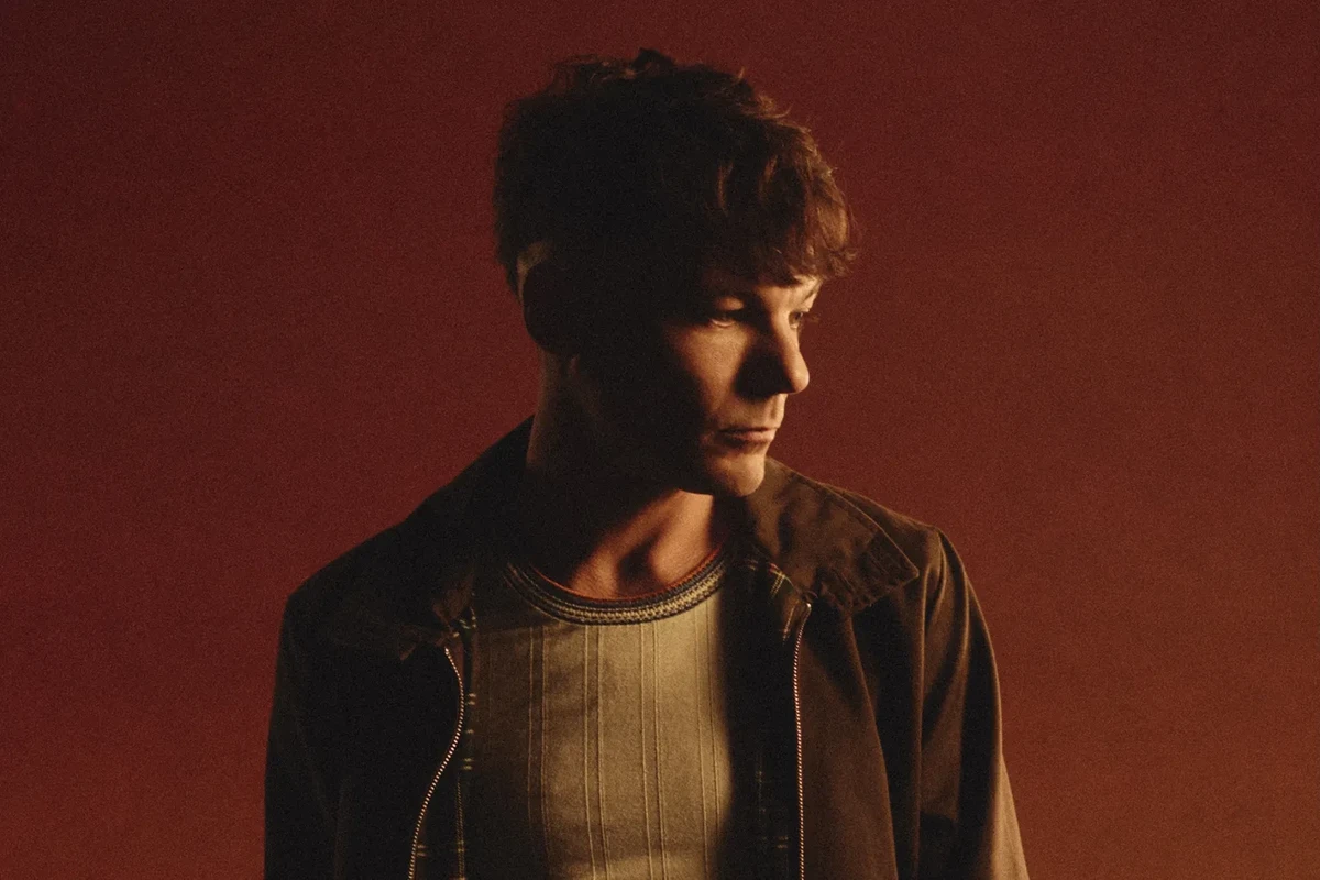 Louis Tomlinson Is Sure of His Sound, But Not Much Else, on Album Three