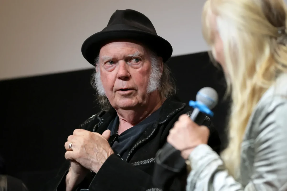 Neil Young Trashes Amazon, Gives His Complete Musical Catalog to Greenland for Free