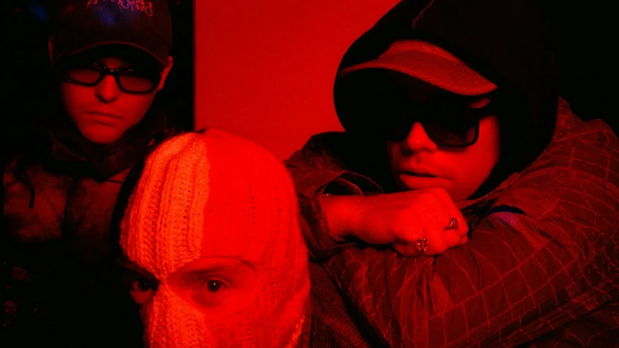 Kneecap Evoke ‘Revolutionary Times’ on Rousing Single ‘Smugglers & Scholars’