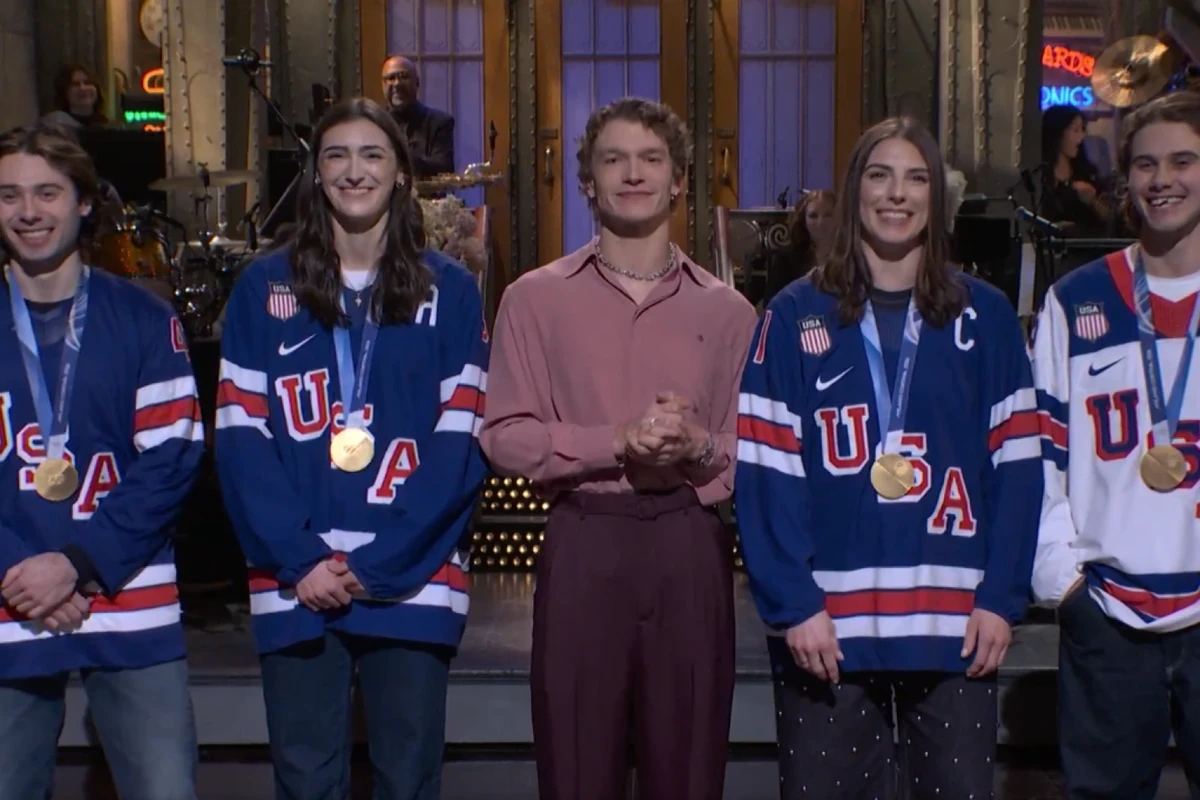 ‘SNL’: Women’s Hockey Gold Medalists Stick It to Trump