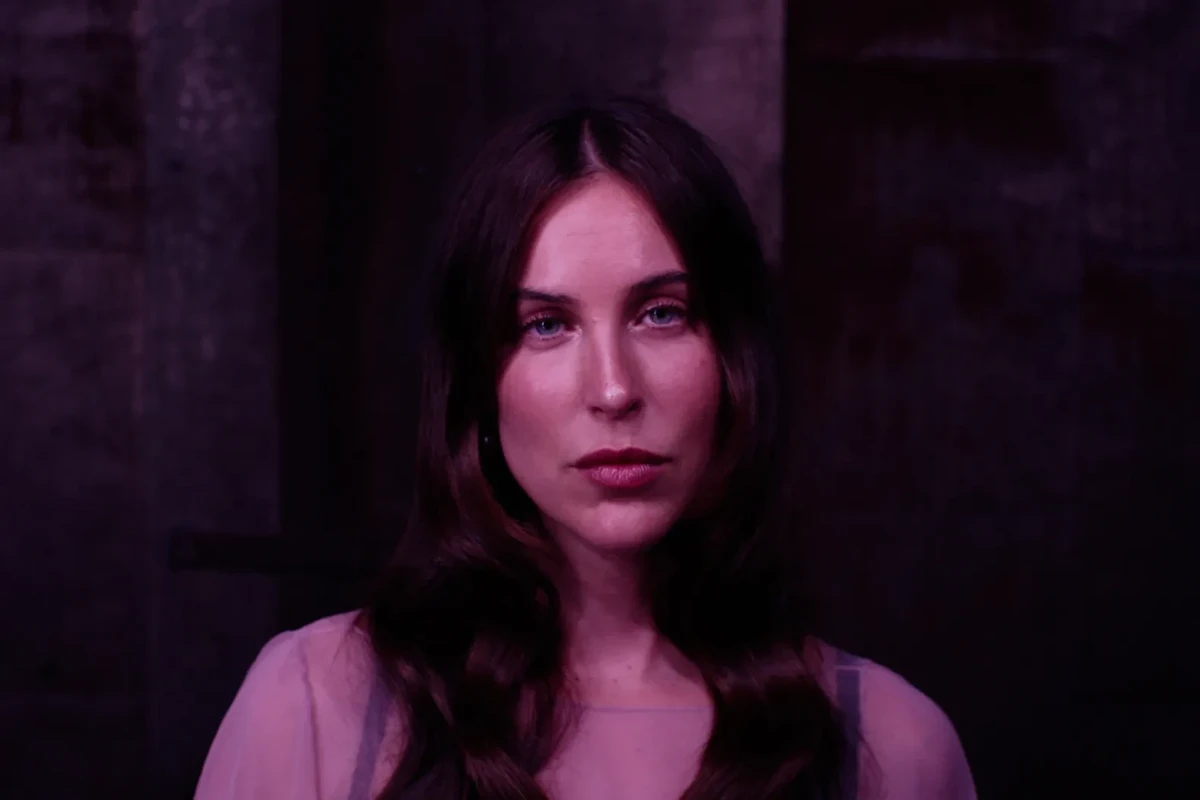 Scout Willis Majestically Moves On After a Breakup in New Song ‘Honey, I’