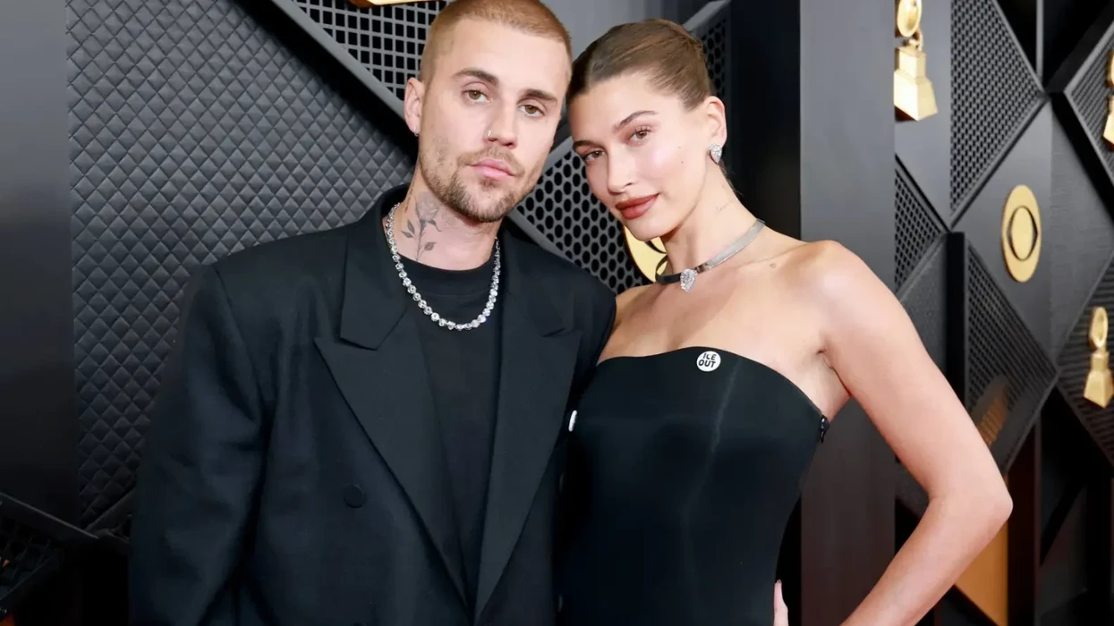 Annie Leibovitz Sues Observer Over Justin and Hailey Bieber Photo: ‘Exploitation’